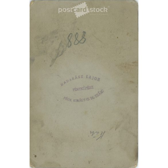 Early 1900s. Photographer Lajos Madarász, Pécs. Full-length studio photo of an elderly couple.  Cabinet card / CDV photo / hardback photo. (2792107)