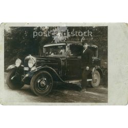   1931 - The car and its young driver. Sticker on the windshield: „Közúti Autobélyeg 1934”. Black and white photo sheet, postcard. (2792164)