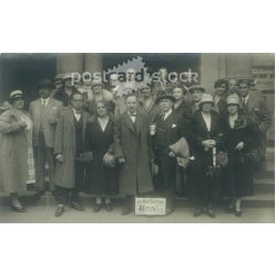   1926 - Karlsbad. Group of vacationing tourists. Black and white photo sheet, postcard. (2792166)