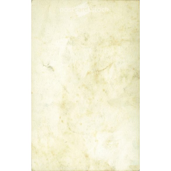 Early 1950s. Wrestler with his medals. Black and white photo sheet. Its maker is unknown. (2792170)