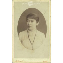   Early 1900s - Studio portrait of a young woman. Produced by the photography studio of József Juhász, Kassa.  Cabinet card / CDV photo / hardback photo. (2792178)