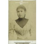 Early 1900s - Studio photo of an elegant young woman. Produced by Jenő Knebel, photography studio, Szombathely. Cropped photo.  Cabinet card / CDV photo / hardback photo. (2792205)
