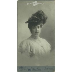   Early 1900s. Woman in lace dress and hat, studio shot. It was made by Ödön Uher, his photography studio, in Budapest. Original  Cabinet card / CDV photo / hardback photo. (2792232)