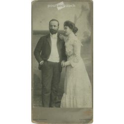   Early 1900s. Full-length studio shot of a married couple. Produced by Hahn Kirchgeorg’s photographic studio, Nuremberg. Original  Cabinet card / CDV photo / hardback photo. (2792236)