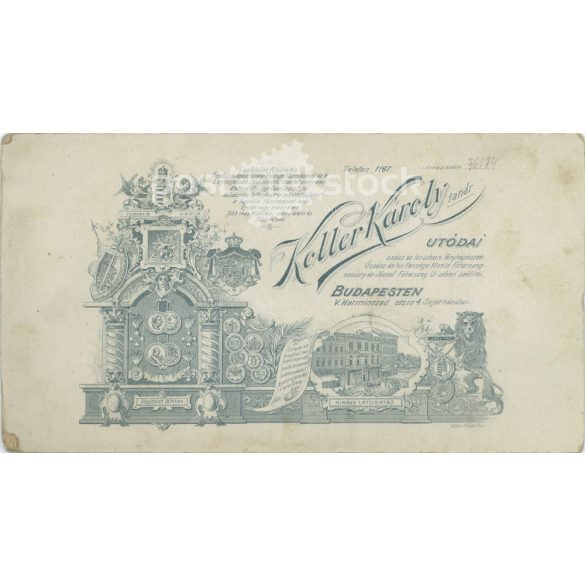 Early 1900s. Little girl and her toy doll dressed alike, studio shot. Successors of Károly Koller, photography studio, Budapest. Original  Cabinet card / CDV photo / hardback photo. (2792244)