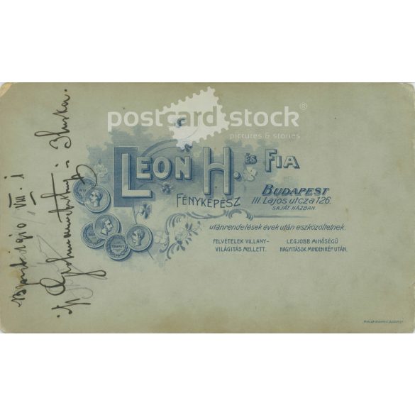 1910 - Studio photo of an elegant young couple. It was made in the photography studio of Leon H és Fia, Budapest. Original  Cabinet card / CDV photo / hardback photo. (2792247)