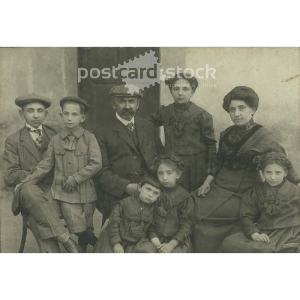 1890s. Family of eight, Henrik Haber photography studio, Szombathely. Original, cashiered paper photography. (2792252)