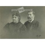 1910 - Portrait of a married couple. Emil Fischer’s photo studio, Hermannstadt (Nagyszeben). Its maker is unknown. Original, cashiered paper image. (2792259)