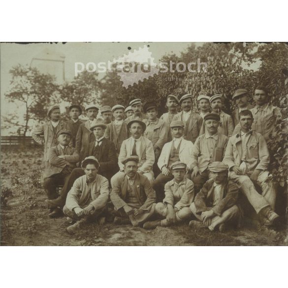 1910s. Group photo of workers outdoors. Its maker is unknown. Original, cashiered paper image. (2792260)