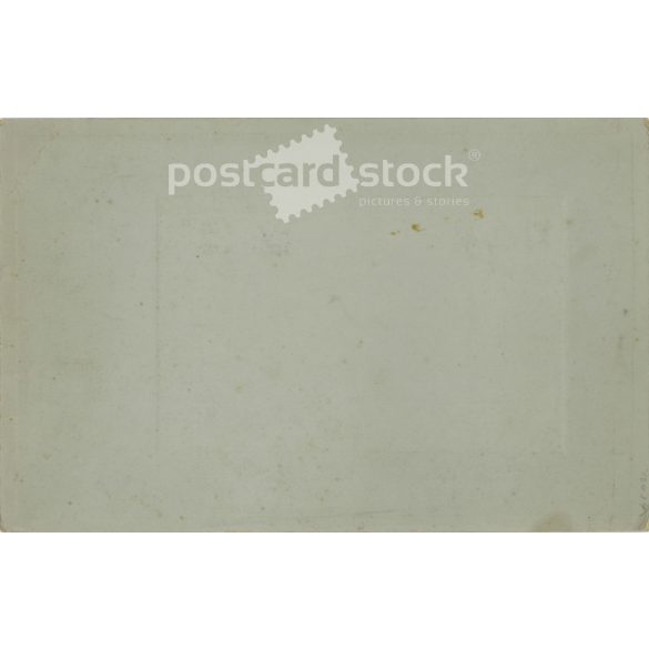 1910s. Family photo, studio shot. Szmrecsányi, photography studio, Nagykőrös. Its maker is unknown. Original, cashiered paper image. (2792261)