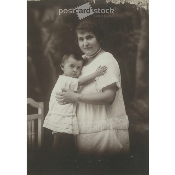 1910s. Mother with her child, studio shot. Made in the photographic studio of Homonnai, Makó. Original, cashiered paper image. (2792264)