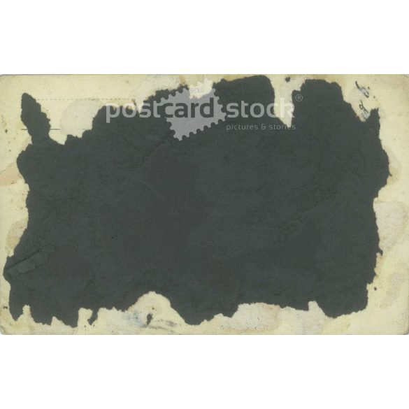 1920s. Studio photo of unknown, elegant, young woman. The creator of the image and the person in the image are unknown. Photo sheet, postcard. (2792300)