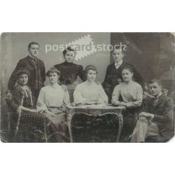   1910s. Group photo of young people. The photo was taken in Hungary. The creator of the image and the identity of the people in the image are unknown. Postcard, photo sheet. (2792308)