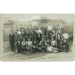   Early 1920s. Group photo of men. Photo by Foto Schäffer, Riesenburg. Postcard, photo sheet. (2792336)