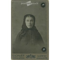   1910s. Portrait photo of Júlianna Kovács. The photo was taken in the photography studio of Donát Stahl’s successor in Újpest. Original  Cabinet card / CDV photo / hardback photo. (2792345)