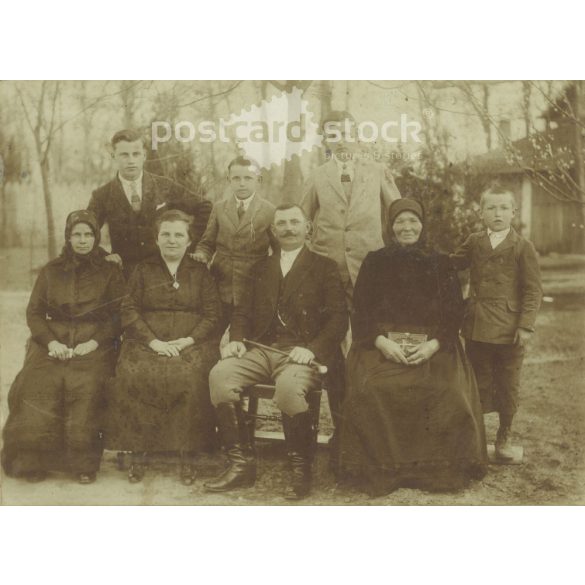 Family group photo outdoors. The people in the picture and the creator of the picture are unknown. The picture was presumably taken in Hungary. Original, cashiered large-size paper image. (2792358)