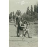 1931 - Balatonlelle. Family photo on the beach with a dedication to Godmother. Black and white old photo sheet, postcard. (2792367)