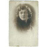 1934 - Young lady in a fur coat. Romantic portrait photo. Made in Mezőtúr, Foto Grünbaum H. photography studio. Old postcard, photo sheet. (2792387)