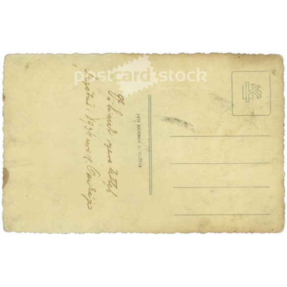 1934 - Young lady in a fur coat. Romantic portrait photo. Made in Mezőtúr, Foto Grünbaum H. photography studio. Old postcard, photo sheet. (2792387)