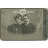 Early 1900s. Studio photo of a young couple, taken in Viktor Rasem’s photography studio. Budapest. Old photo / Cabinet photo / hardback photo. (2792396)