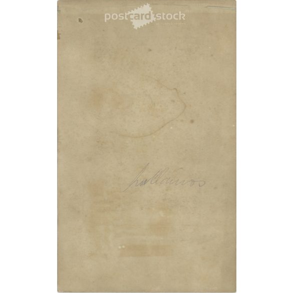 1905 - Girl with a bow, in white. Szombathely. Black and white original cashier paper image, old photo. The picture was taken by Tódor Szilárd’s photography studio. (2792412)