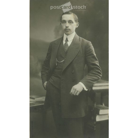 1905 - Classy young man, his studio photo. Szombathely. Black and white original cashier paper image, old photo. The picture was taken by Tódor Szilárd’s photography studio. (2792413)