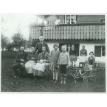1938 - Germany. Oswald family. Family photo in front of the house. Its maker is unknown. Black and white original paper image, old photo. (2792432)