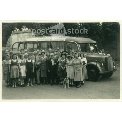   1951. Germany. On a bus trip. Black and white original paper image, old photo. (2792486)