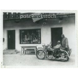   1933. Germany. Motorcyclists resting. Black and white original paper image, old photo. (2792495)