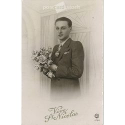   1900s. Romantic old postcard. Black and white photo sheet. (2792552)