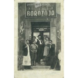   1900s. Pál Palaticzky’s garden wine bar. Original paper image. Old photo. Black and white photo sheet, postcard. Its maker is unknown. (2792558)