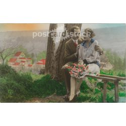   1935 - Romantic postcard. Original paper image. Old photo. Colored photo sheet, old postcard. (2792585)