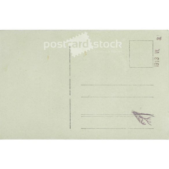 1913 - Class photo. The creator of the picture and the identity of the people on it are unknown. Original paper image. Old photo. Black and white photo sheet, old postcard. (2792600)