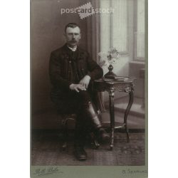   Early 1910s. Full-length studio shot of a young, wealthy man. Produced by Béla Róth’s photography studio in Szarvas. Old photo, original cabinet photo / hardback photo. (2792606)