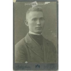  Early 1900s. Budapest. The work of Aladár Székely photography studio. Portrait photo of an unknown young man. Old photo, business card, CDV photo. (2792607)