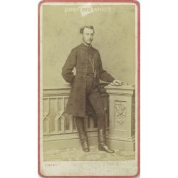   1866 - Made in Simonyi photography studio. Pest, Váczi utcza 1. The identity of the man in the picture is unknown. Old photo, business card, CDV photo. (2792675)