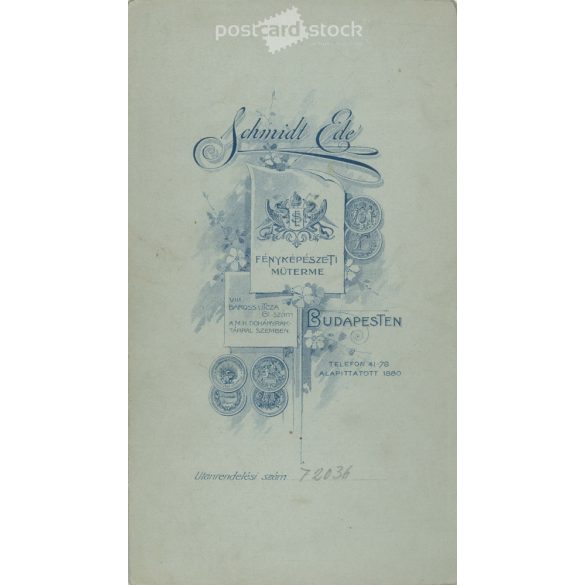 1910s. Studio photo of a young lady. The woman’s identity is unknown. The photo was taken in Schmidt Ede’s photography studio in Budapest. Old photo, original cabinet photo / hardback photo. (2792681)