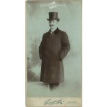 Early 1900s. Studio photo of an elegant man, full-figured. The work of Béla Sinayberger’s photography studio. Budapest. Old photo, original cabinet photo / hardback photo. (2792725)