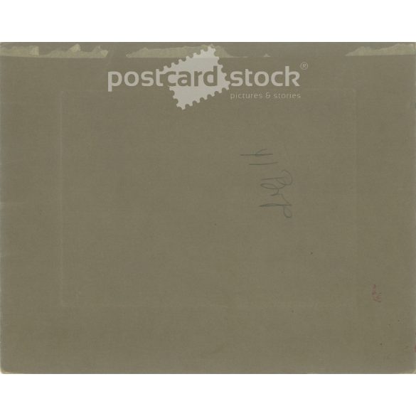 1913 - Family photo, studio recording. The persons in the picture are unknown. The photo was taken by István Ábrahám photography studio. Miskolc. Old photo, original cabinet photo / hardback photo. (2792756)