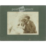 Family photo. The newborn. The identity of the people in the picture and the creator of the picture are unknown. Old photo, original cabinet photo / hardback photo. (2792756)