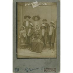   1910s. Ladies and children in hats. The identity of the people in the picture is unknown. The picture was taken by Mátyás Breuer. Hermit Mary. Old photo, original cabinet photo / hardback photo. (2792782)