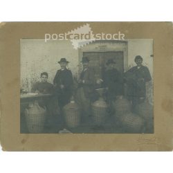   1920s. Winemakers. The identity of the people in the picture is unknown. The picture was taken by Imre Daróczi’s photography studio. Hajdúnás. Old photo, original cabinet photo / hardback photo. (2792784)