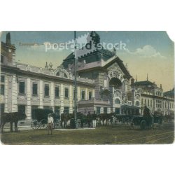   Czernowitz city railway station, Transcarpathia, territory of present-day Ukraine. Original paper image. Colored photo, old postcard. (2792797)