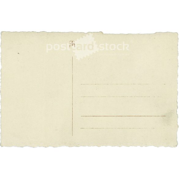 Around 1910 - Studio portrait photo of a young woman. The subject and the photographer are unknown. Original old photo. Black and white photo, old postcard. (2792805)