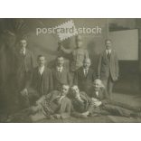 cca 1905-15. Group photo with a soldier and civilians. Photo taken in Hollós Mór’s Budapest studio. The identity of the people in the photo is unknown. Original old photo. Black and white, laminated photo, original paper photo. (2792814)