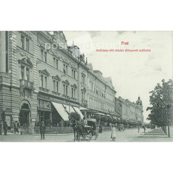 1910 – Detail of Andrássy Square, Arad. Central hotel. Original old photo. Black and white photo, old postcard. (2792823)