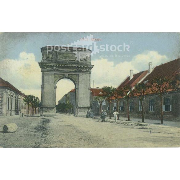 1920 - Kőkapu, Vác. Published by B. M. and Co.. Original paper image. Colored photo, old postcard. (2792840)