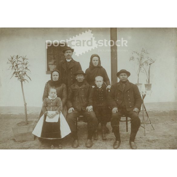 Family group photo, large photo from Transylvania. The people in the picture and the artist are unknown. Original black and white paper image on cardboard.. (2793013)