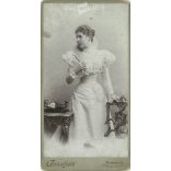Elegant young lady in white. The person in the picture is unknown. The photo was taken in István Goszleth’s studio in Budapest. Old photo / Cabinet photo / Hardback photo (2793038)