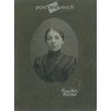 Portrait photo of an elegant lady. The person in the photo is unknown. The photo was taken in Franciscy Gyula's photo studio in Körmöcbánya. Original, large, laminated paper photo. (2793040)